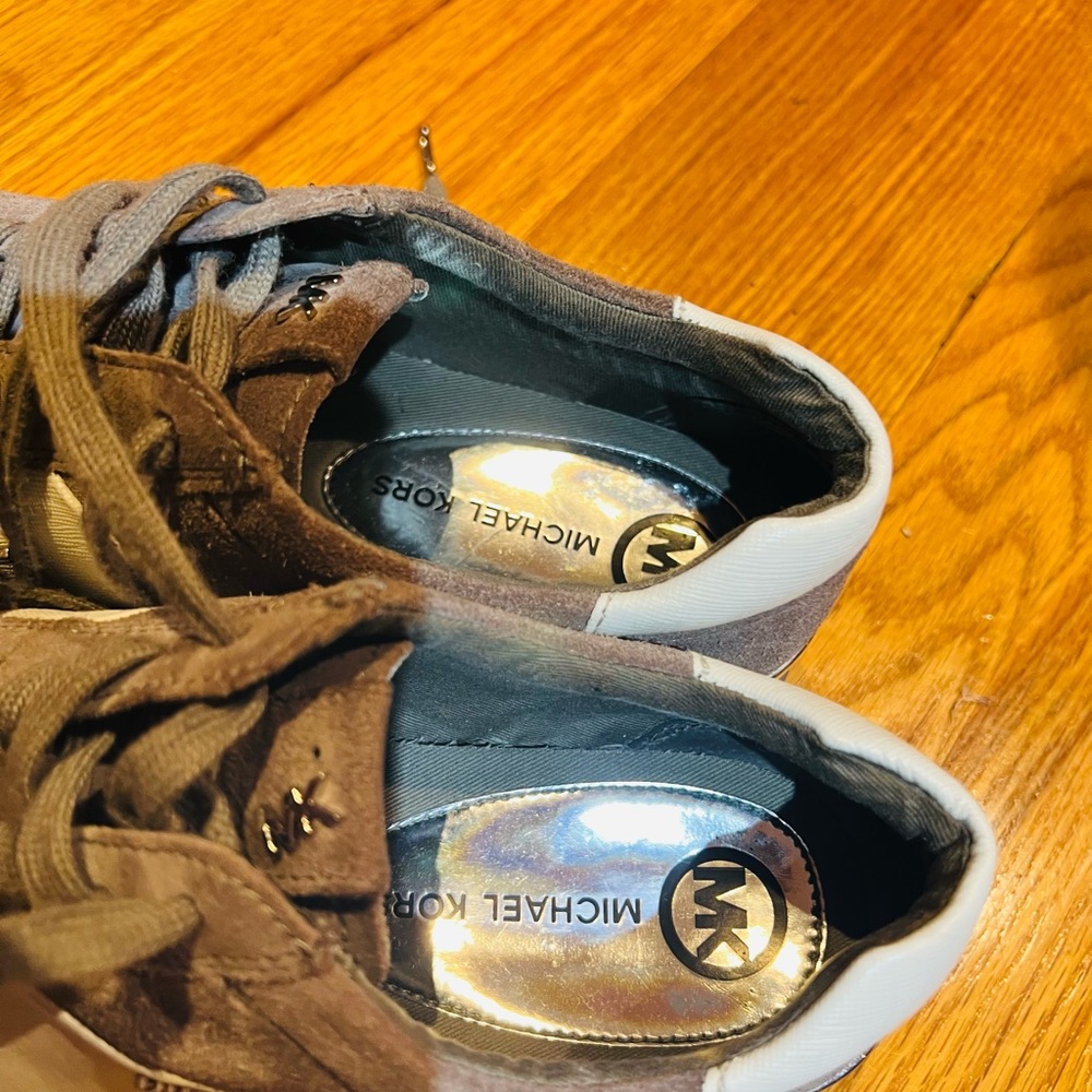 Sneakers - Picture 9 of 9